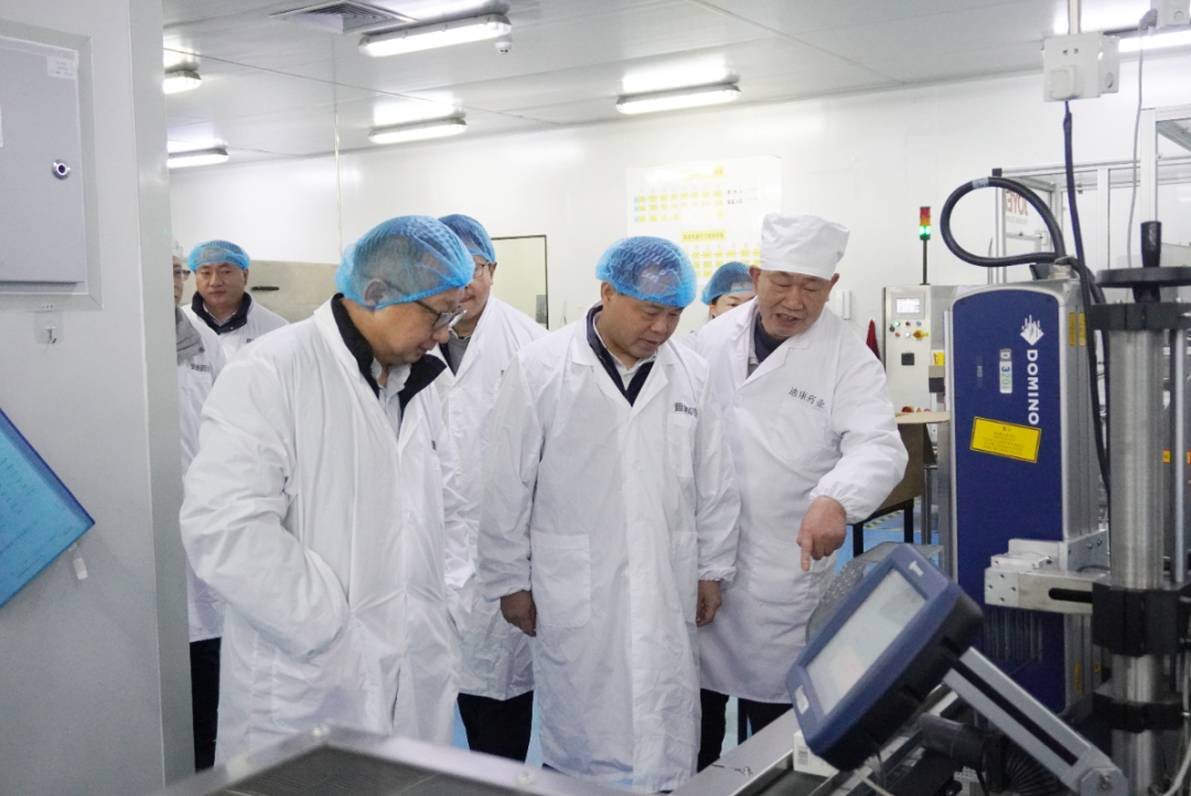 【企业新闻】重庆市万州经开区党工委副书记、管委会主任，区政府党组副书记钟涛一行莅临K8·凯发(中国)天生赢家·一触即发药业考察调研